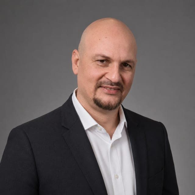 Portrait of Graham Anderson